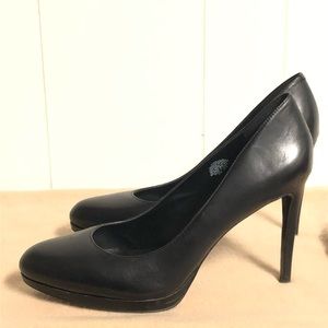 New Nine West leather pumps